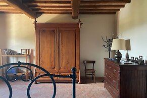 Lemon Apt With Shared Pool And Garden