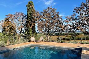 Lemon Apt With Shared Pool And Garden