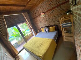 D&D Riverside Homestay