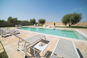 Lisària Villa Delle Meraviglie with pool