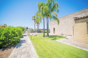Masseria Relais Saraceno with pool
