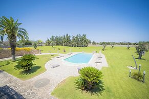 Masseria Relais Saraceno with pool