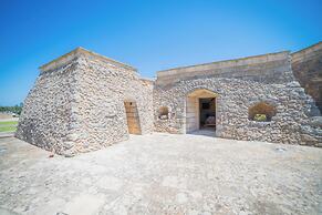 Masseria Relais Saraceno with pool