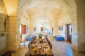 Masseria Relais Saraceno with pool