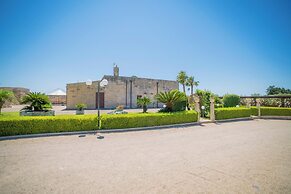 Masseria Relais Saraceno with pool