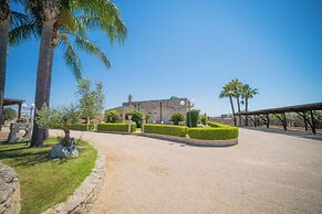 Masseria Relais Saraceno with pool
