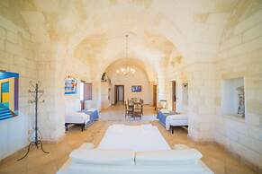 Masseria Relais Saraceno with pool