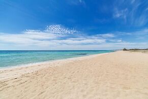 Le Bianche Apartment 4 close to the beach