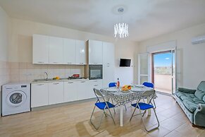 Le Bianche Apt 4 - Terrace near the Sea