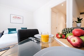 1BR with Balcony in the Heart of Holborn