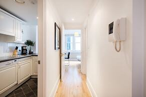 1BR with Balcony in the Heart of Holborn