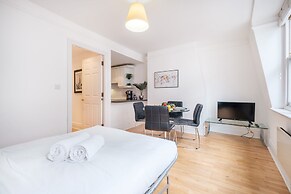 1BR with Balcony in the Heart of Holborn