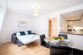 1BR with Balcony in the Heart of Holborn
