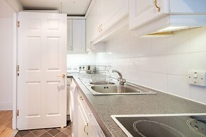 1BR with Balcony in the Heart of Holborn