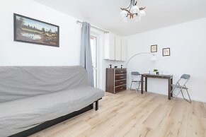 Apartment Near Wawel by Renters