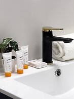 Sienna Modern Apartment by Renters