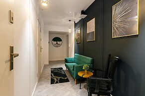 Sienna Modern Apartment by Renters