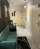 Sienna Modern Apartment by Renters