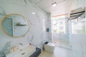 Quy Tai Premium Hotel