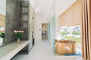 Quy Tai Premium Hotel