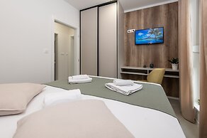 Apartments Mare B with pool