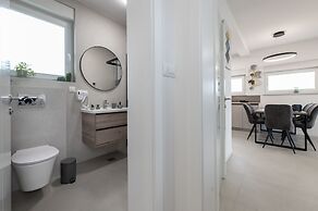 Apartments Mare B with pool