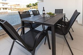 Apartments Mare B with pool