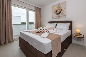 Apartments Mare B with pool