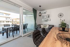 Apartments Mare B with pool