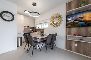 Apartments Mare B with pool