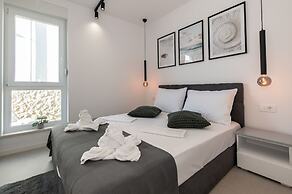 Apartments Mare B with pool