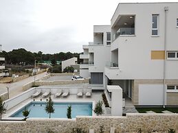 Apartments Mare B with pool