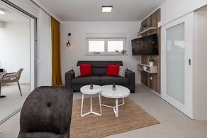 Apartments Mare B with pool