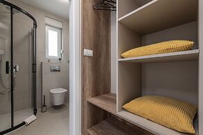 Apartments Mare B with pool