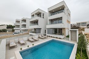 Apartments Mare B with pool