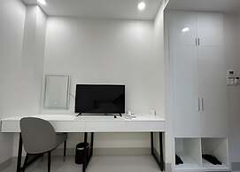 Hala Hotel - by Bay Luxury