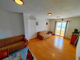 Close to Center Apartment Poly 2 D