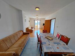 Close to Center Apartment Poly 2 D