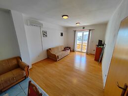 Close to Center Apartment Poly 2 D