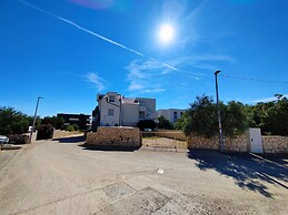 Close to Center Apartment Poly 2 D