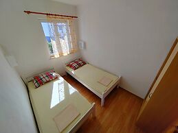 Close to Center Apartment Poly 2 D