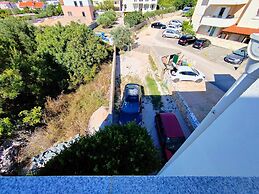 Close to Center Apartment Poly 2 D