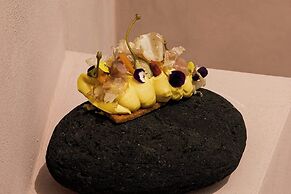 Domes Novos Santorini, Autograph Collection