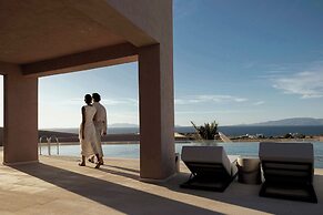 Domes Novos Santorini, Autograph Collection