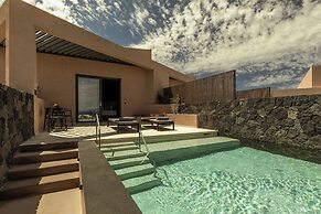 Domes Novos Santorini, Autograph Collection