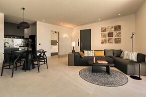 Domes Novos Santorini, Autograph Collection