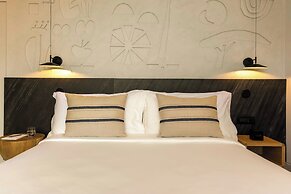 Domes Novos Santorini, Autograph Collection