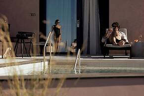 Domes Novos Santorini, Autograph Collection