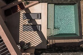 Domes Novos Santorini, Autograph Collection