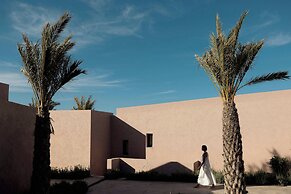 Domes Novos Santorini, Autograph Collection